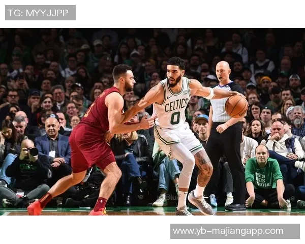 米切尔28投10中砍下28分15篮板8助攻神仙绝平三分令人叹为观止