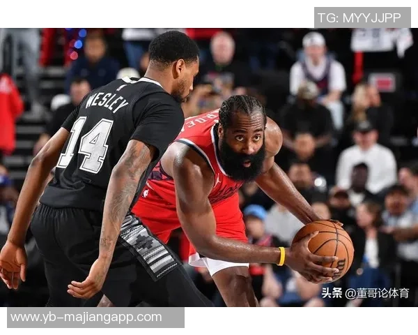 快船再次寄望于36岁哈登上赛季他身边还有鲍科比的支持